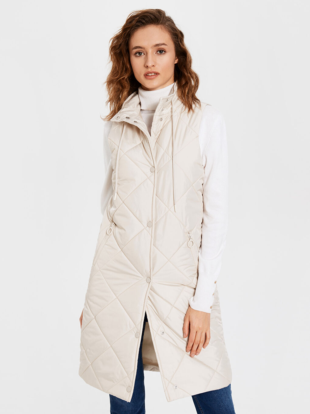 High Neck Self Patterned Pocket Detailed Women's Vest