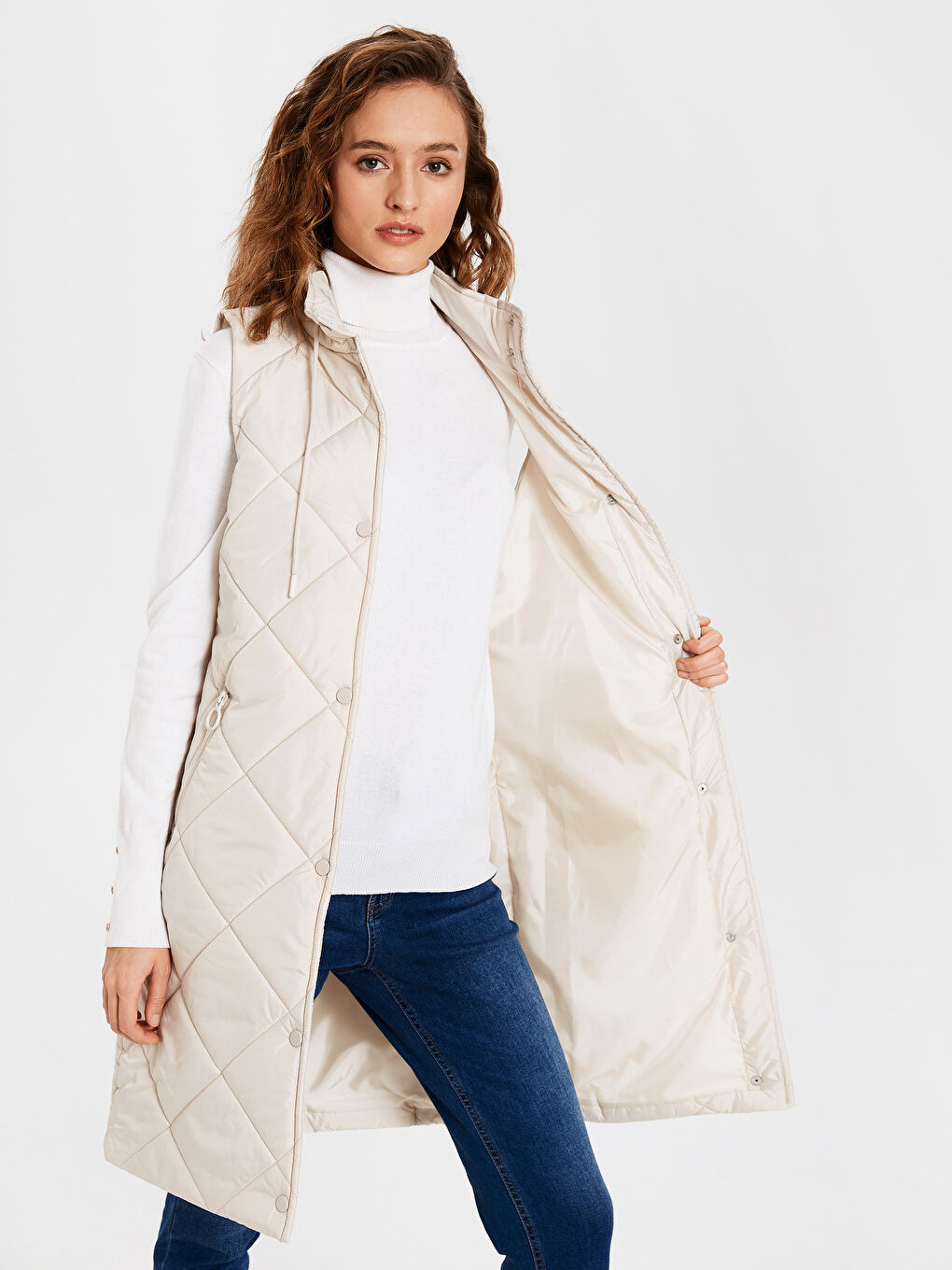 High Neck Self Patterned Pocket Detailed Women's Vest-2