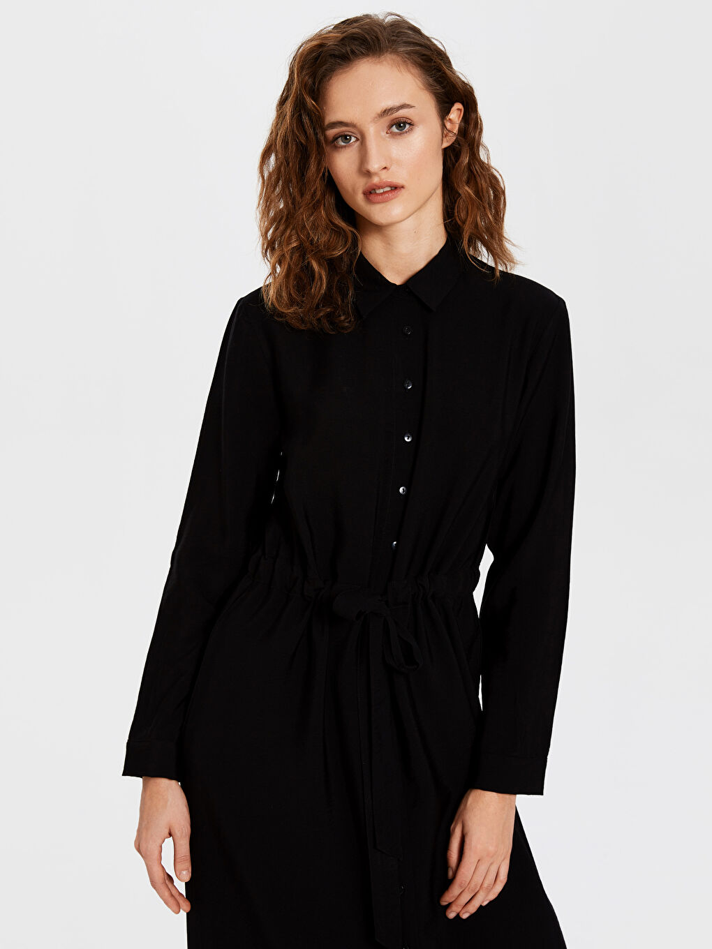 Длинное платье с поясом из текстурированной ткани-2