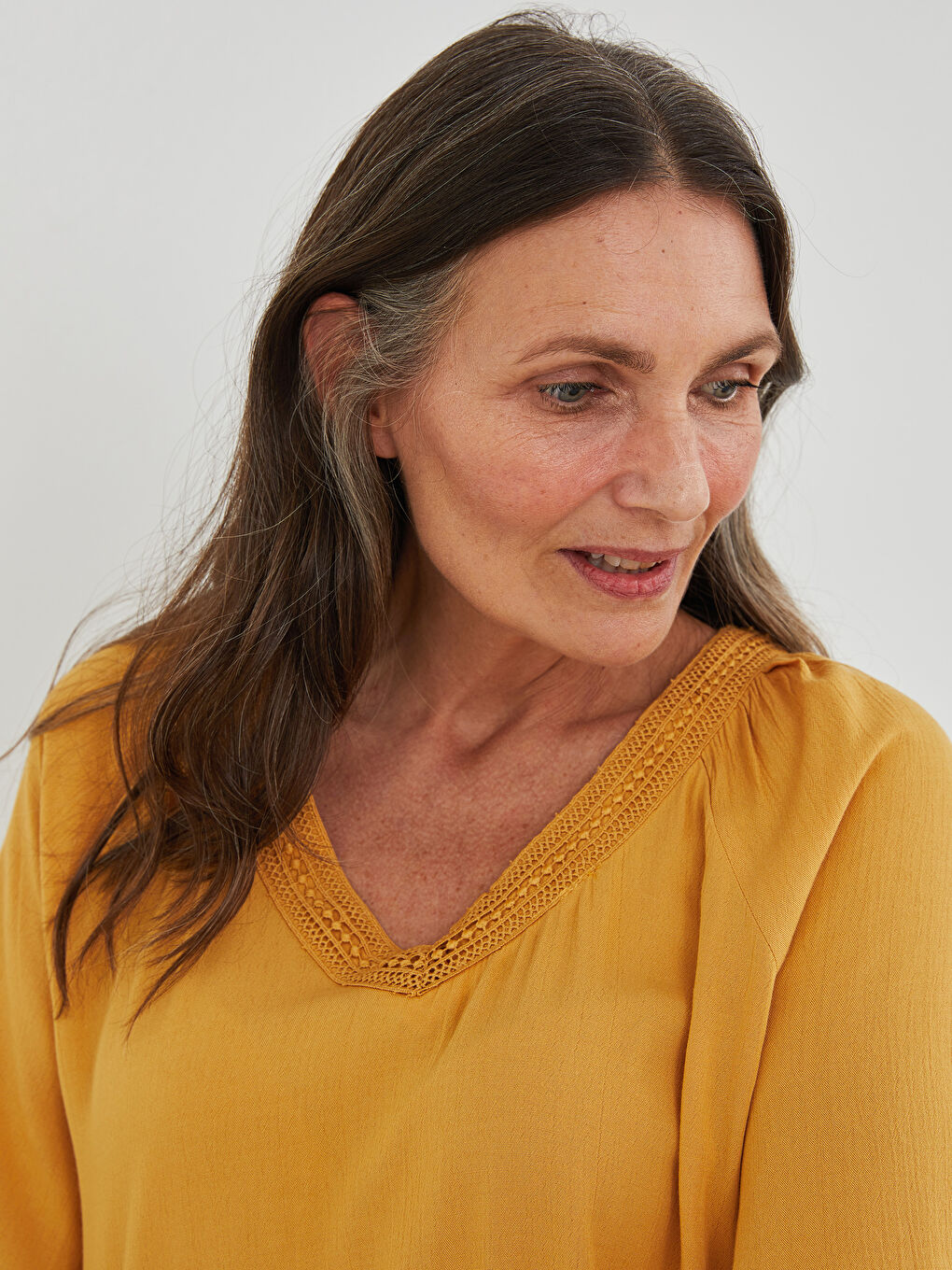 بلوزة دانتيل نصف كم متقدمة للنساء فسكوز-2