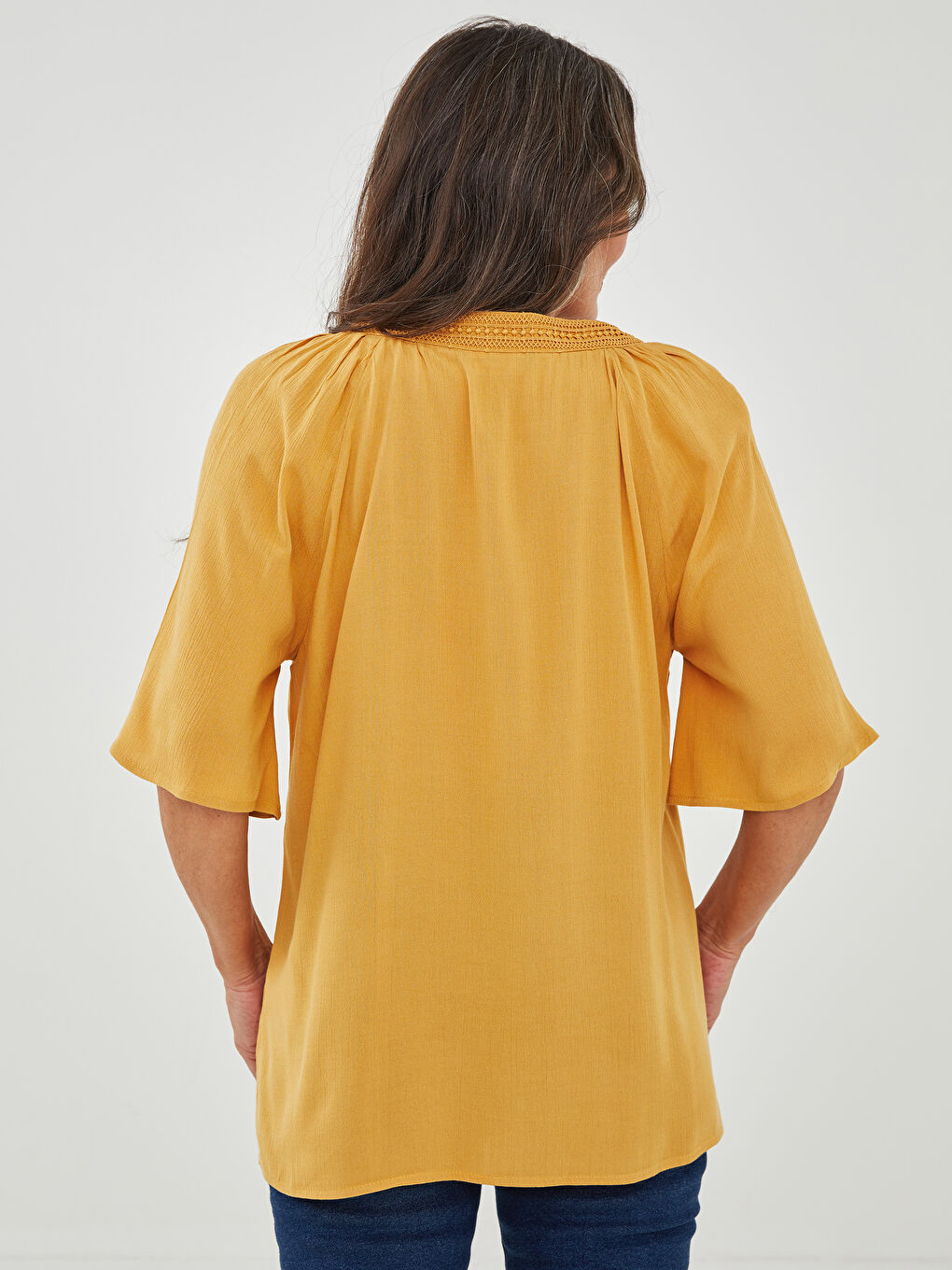 بلوزة دانتيل نصف كم متقدمة للنساء فسكوز-4