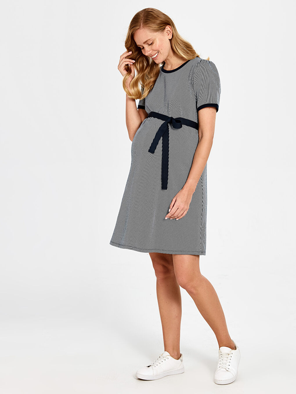 Lacivert Dokulu Kumaştan Kuşaklı Hamile Elbise-1