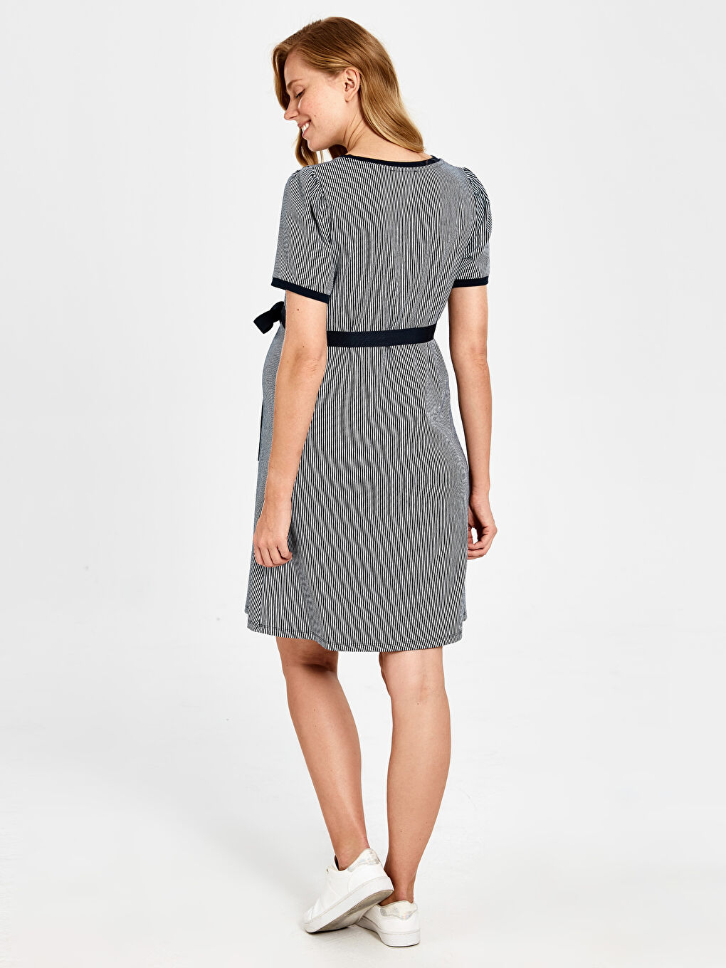 Lacivert Dokulu Kumaştan Kuşaklı Hamile Elbise-2