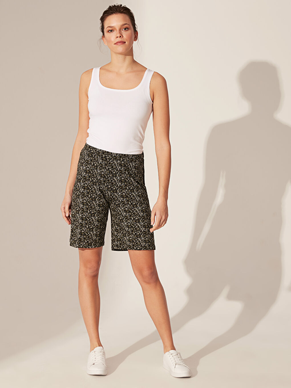 Yeşil Baskılı Şort