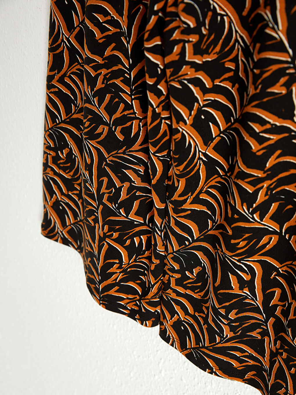 Elastic Waist Figured Viscose Capri-3