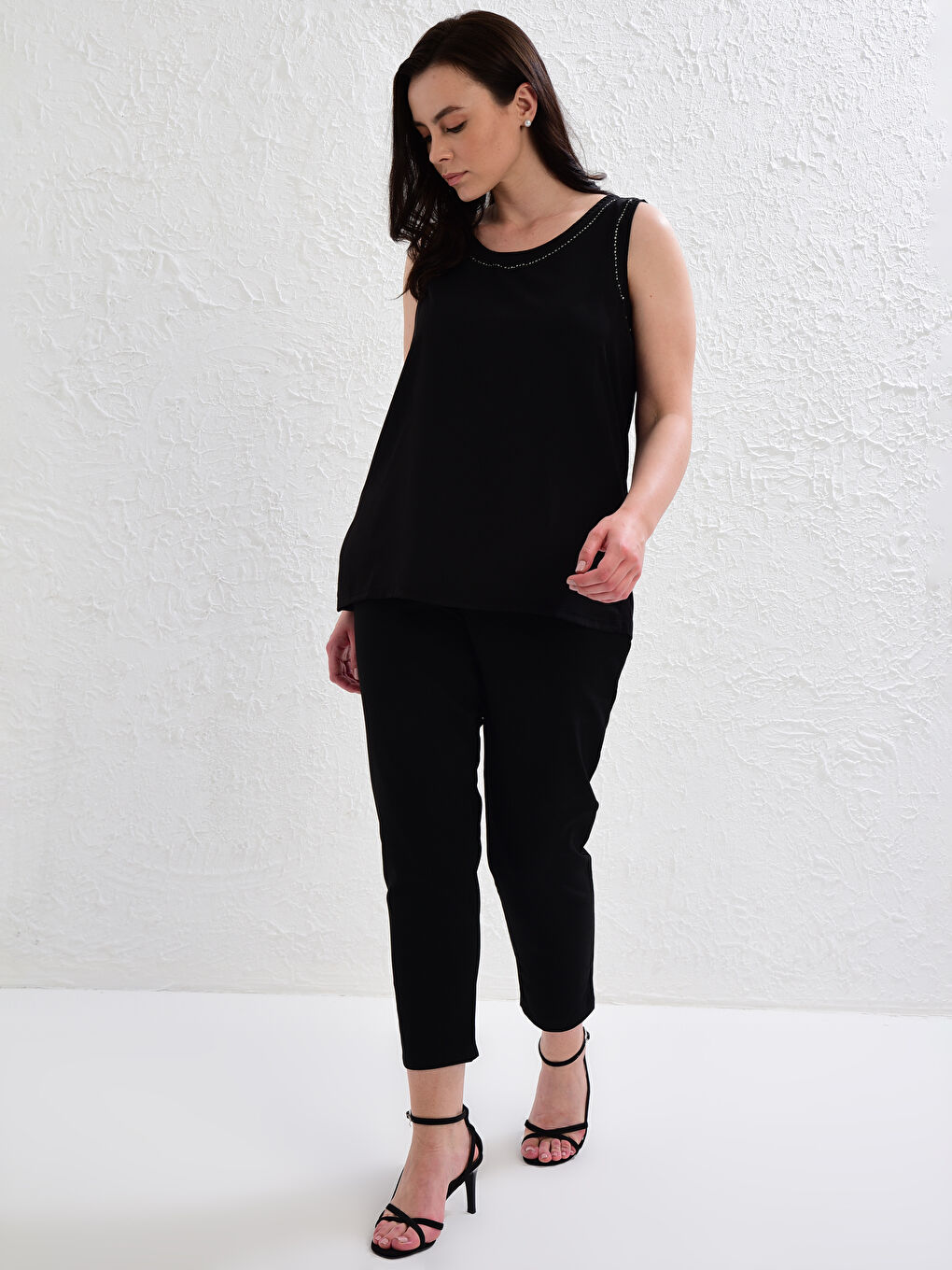 Siyah Bisiklet Yaka Viskon Kadın Atlet-6