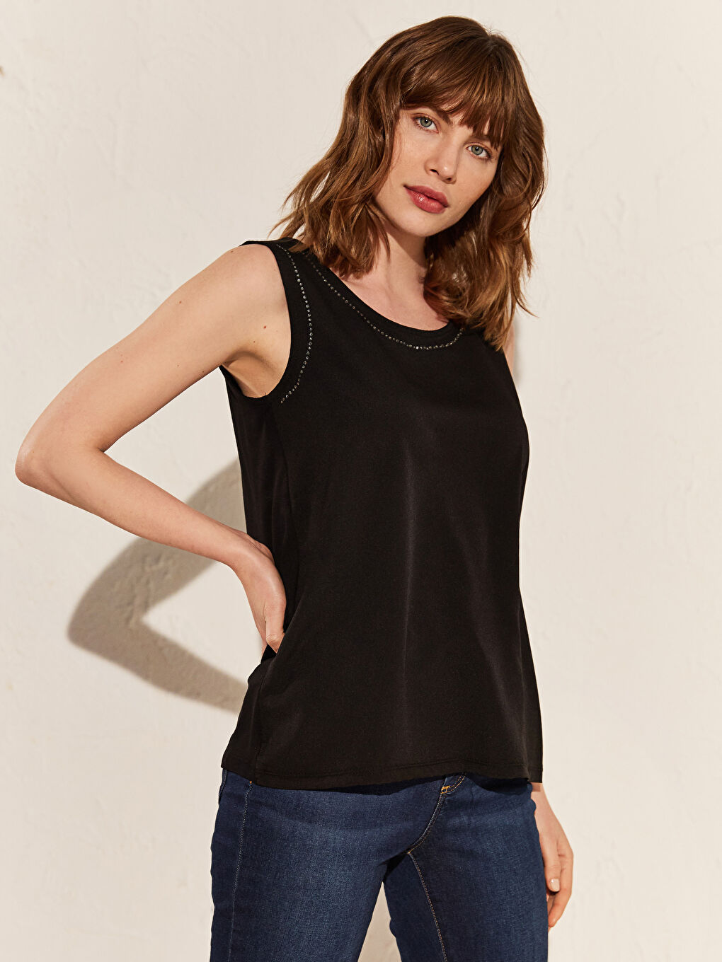 Siyah Bisiklet Yaka Viskon Kadın Atlet