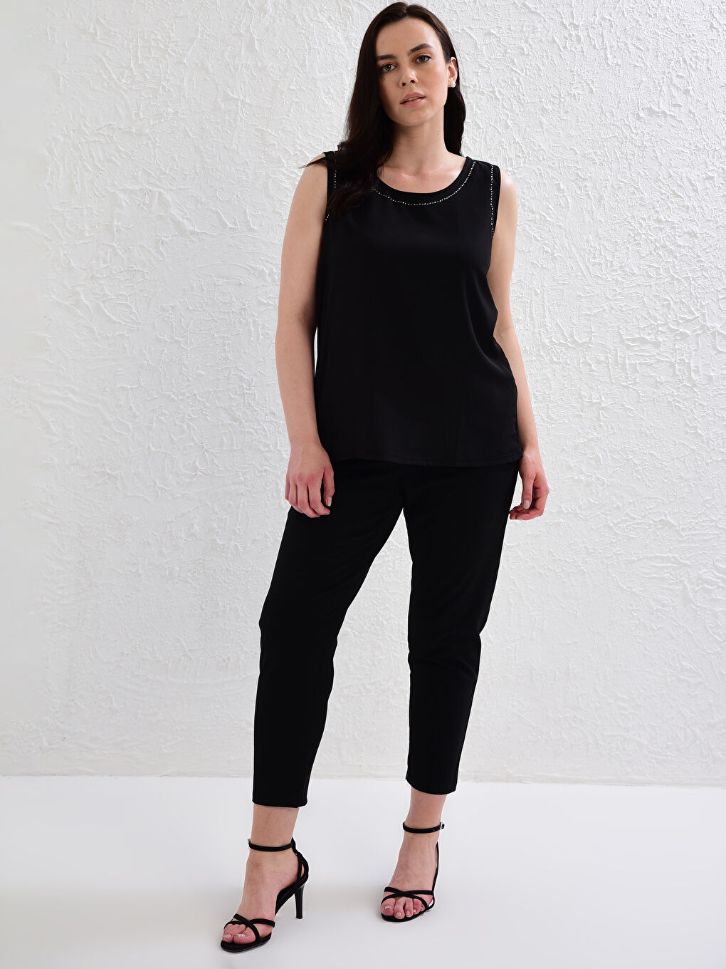 Siyah Bisiklet Yaka Viskon Kadın Atlet-3