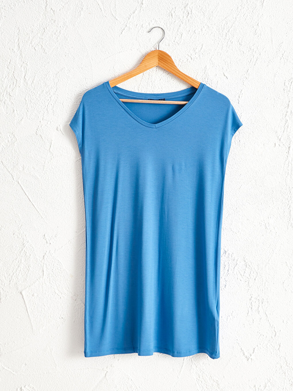 Mavi V Yaka Düz Kısa Kollu Viskon Kadın Tunik