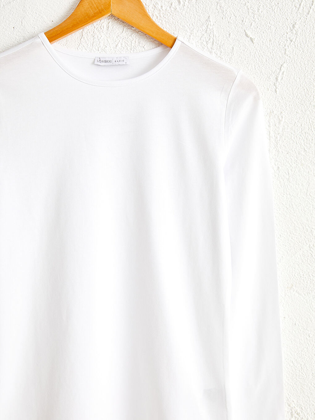 Beyaz Bisiklet Yaka Standart Fit Uzun Kollu Penye Kadın Düz Pamuklu Tişört-3