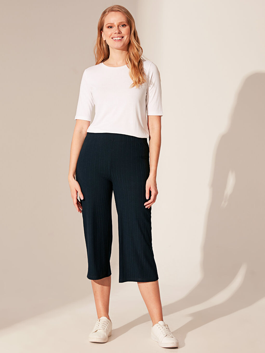 Pantalon Capri MARINE Femme-1