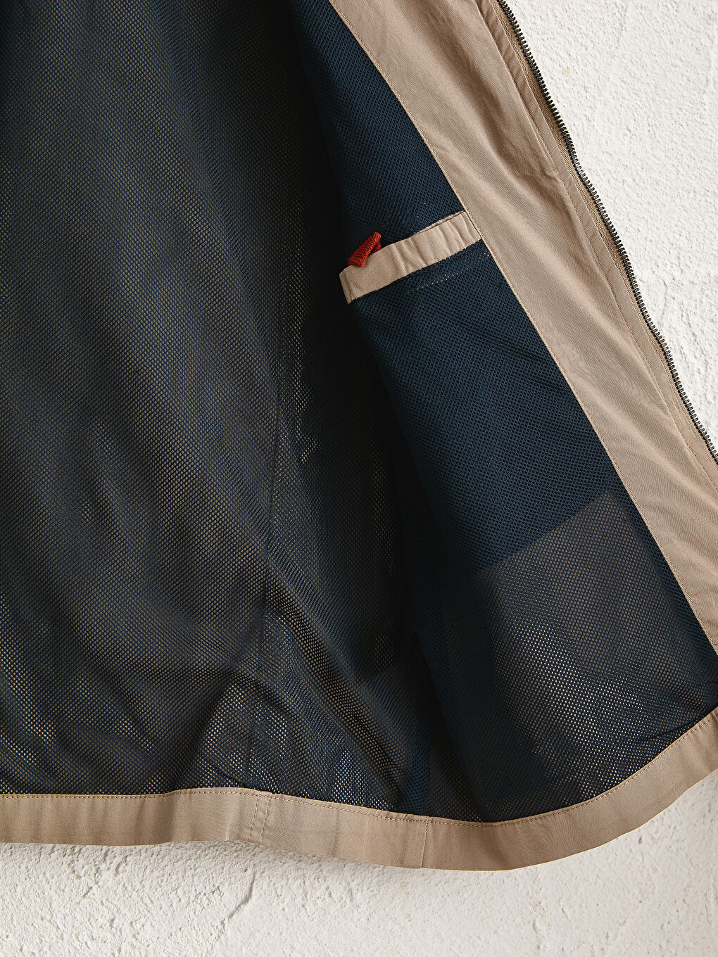 Bej Dik Yaka Fermuarlı Yelek-3