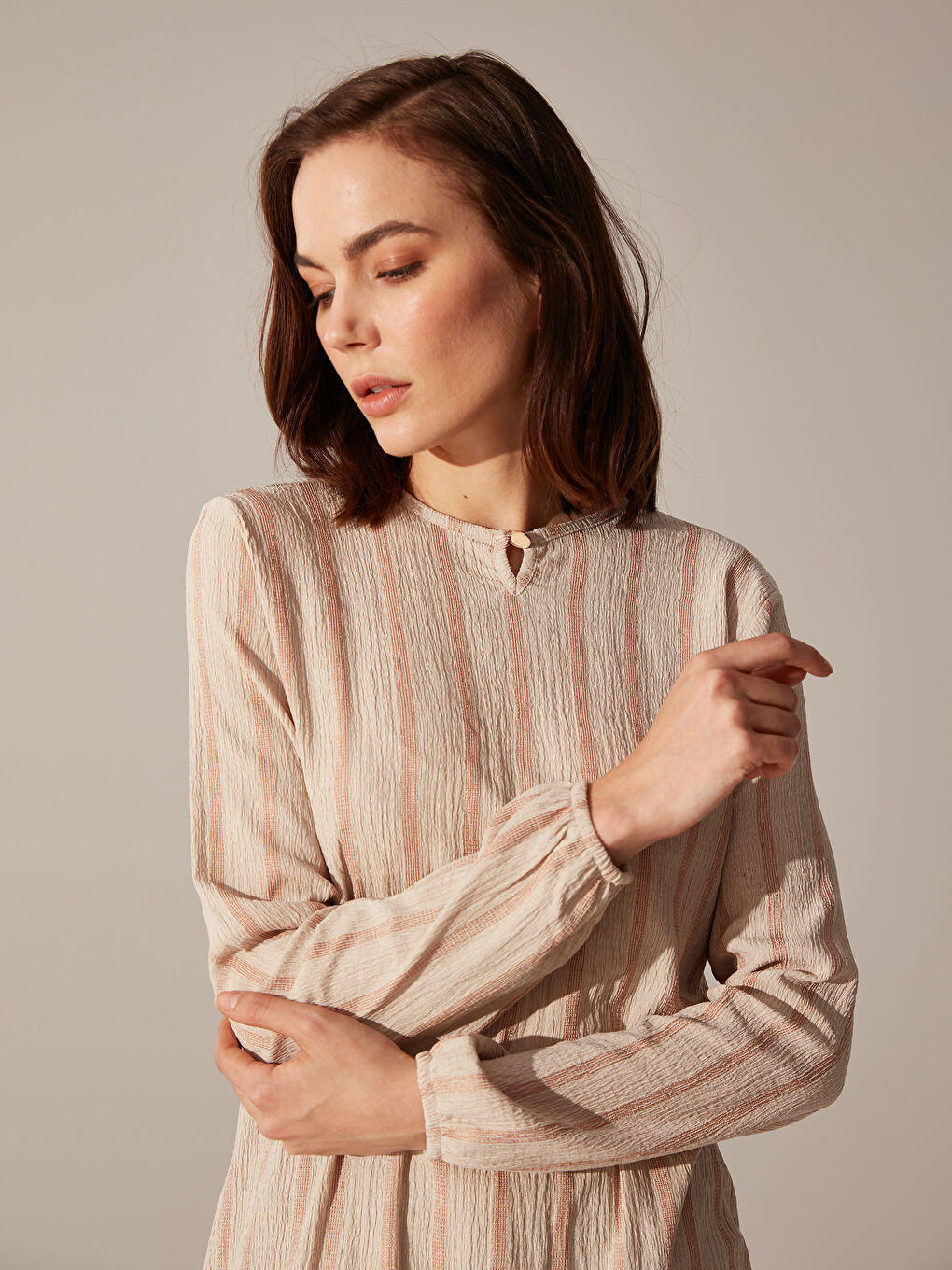 Bej Bisiklet Yaka Çizgi Desenli Uzun Kollu Kadın Tunik-3