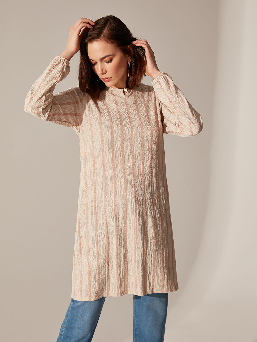 Bej Bisiklet Yaka Çizgi Desenli Uzun Kollu Kadın Tunik
