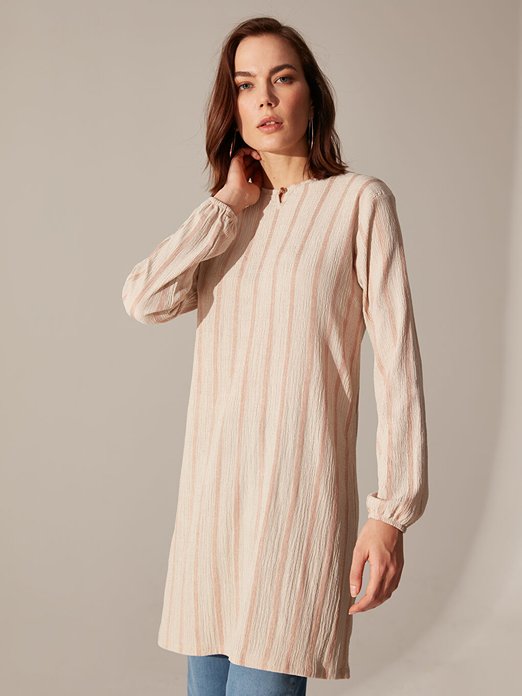 Bej Bisiklet Yaka Çizgi Desenli Uzun Kollu Kadın Tunik-1