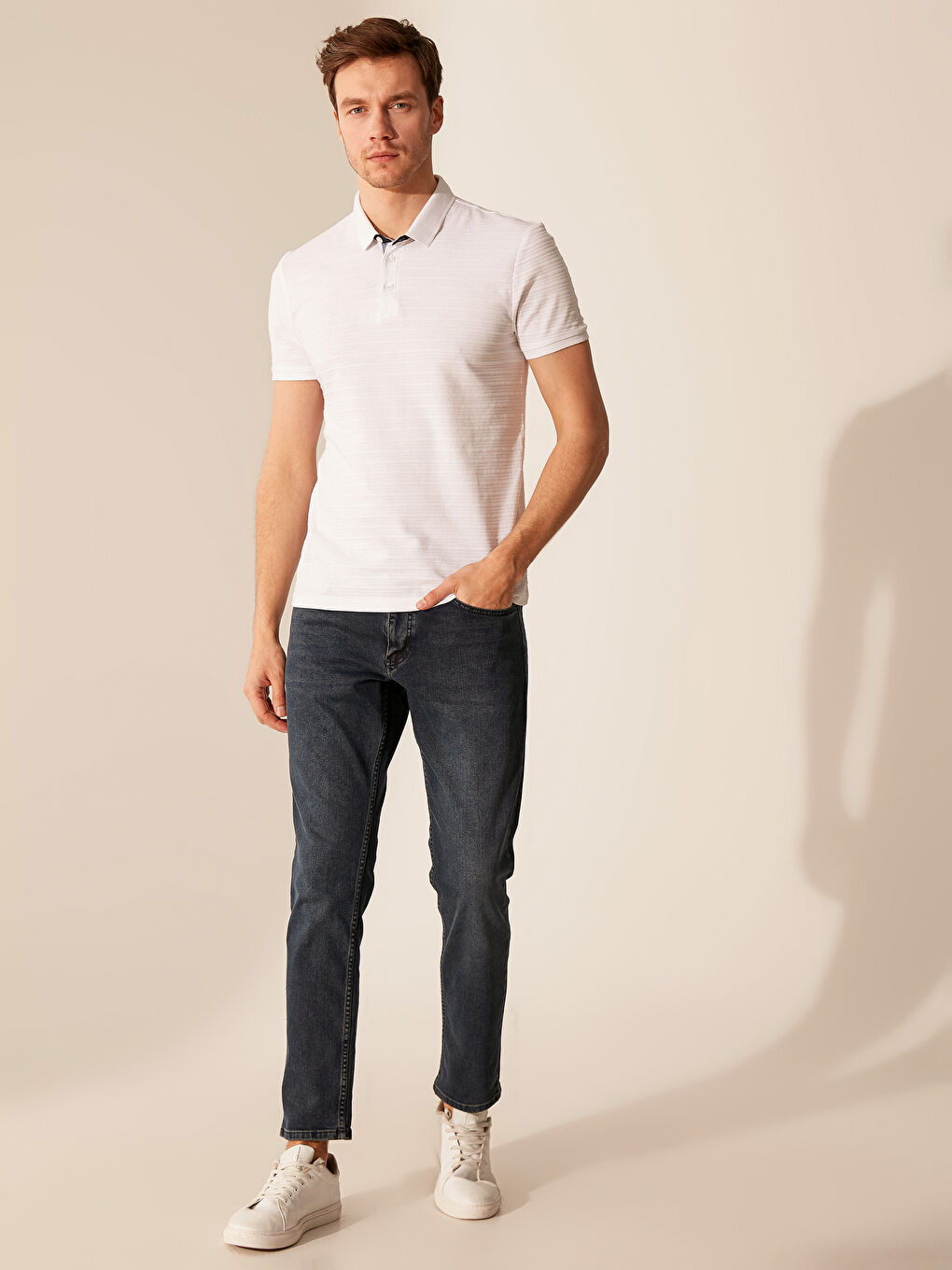 Beyaz Polo Yaka Kısa Kollu Pike Erkek Tişört-3