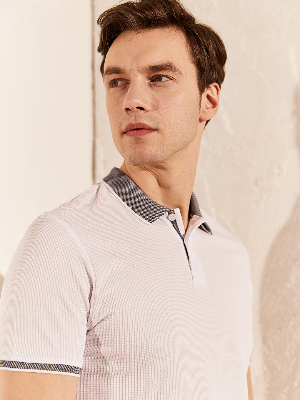 Beyaz Slim Fit Polo Yaka Kısa Kollu Jakarlı Tişört-2