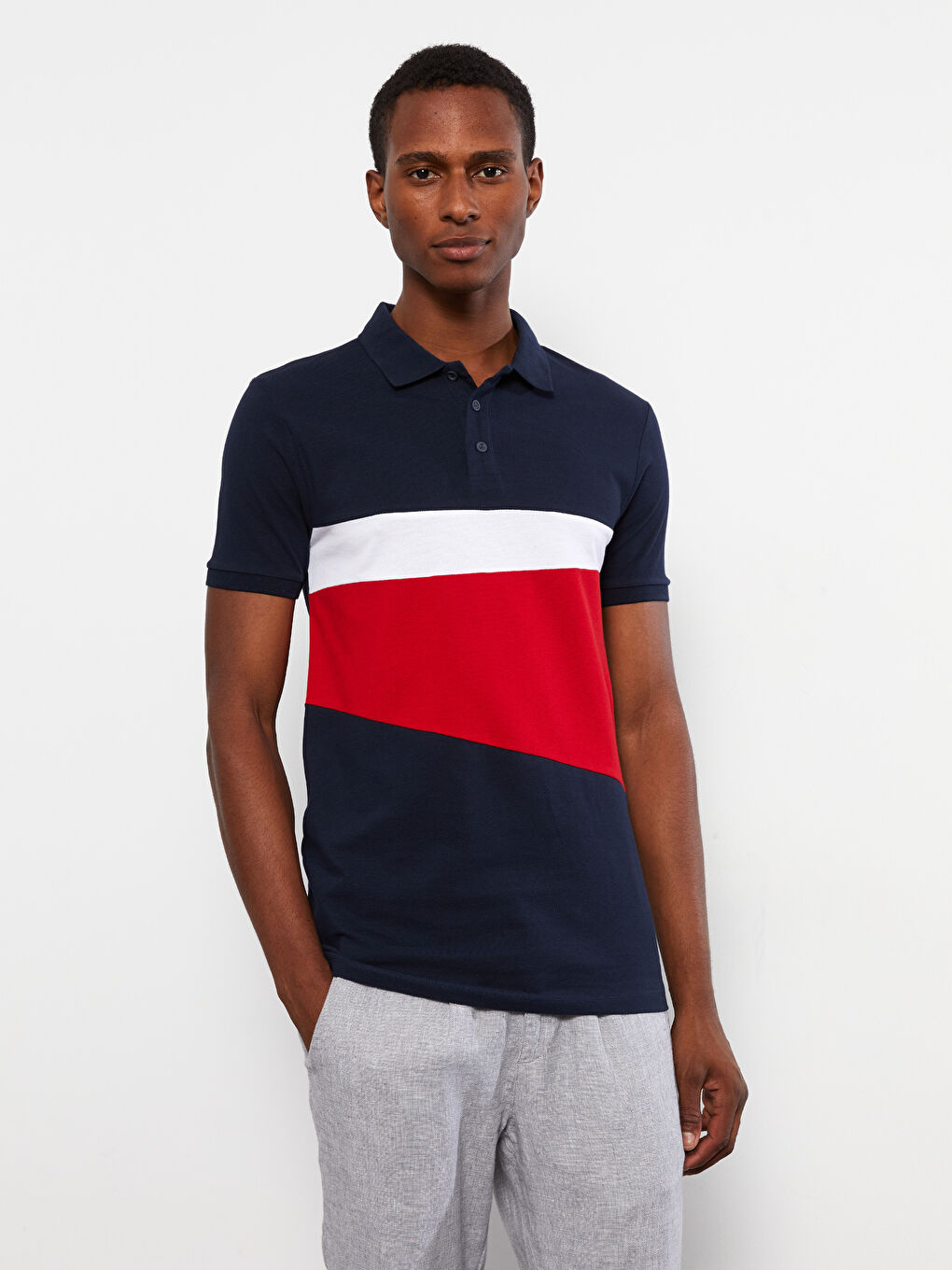 Футболка з водолазкою, коротким рукавом і колор-блоком для чоловіків