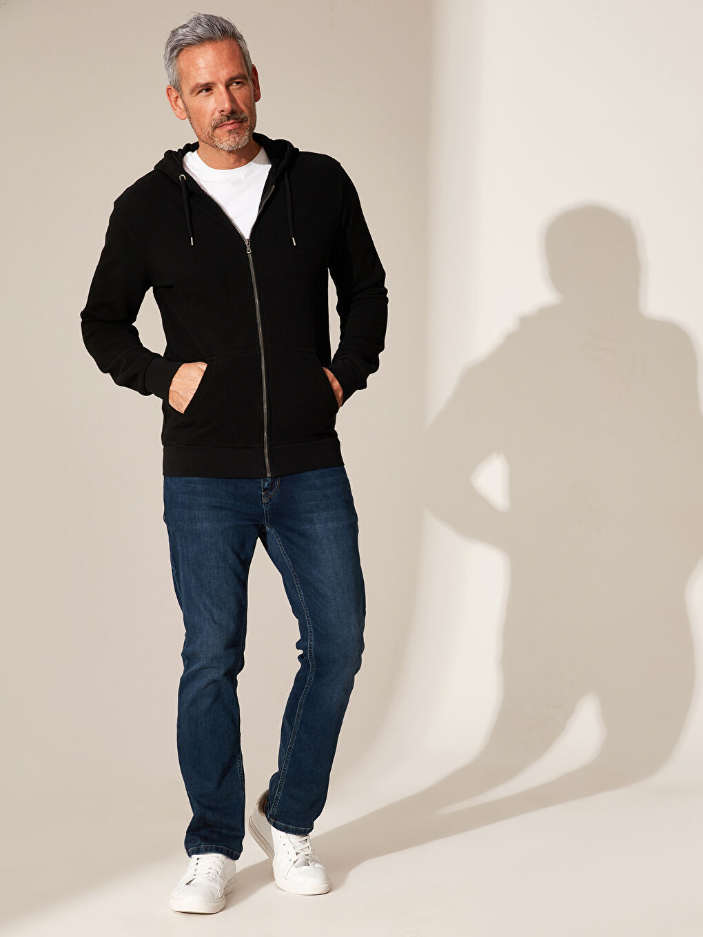 Siyah Kapüşonlu Fermuarlı Sweatshirt-4