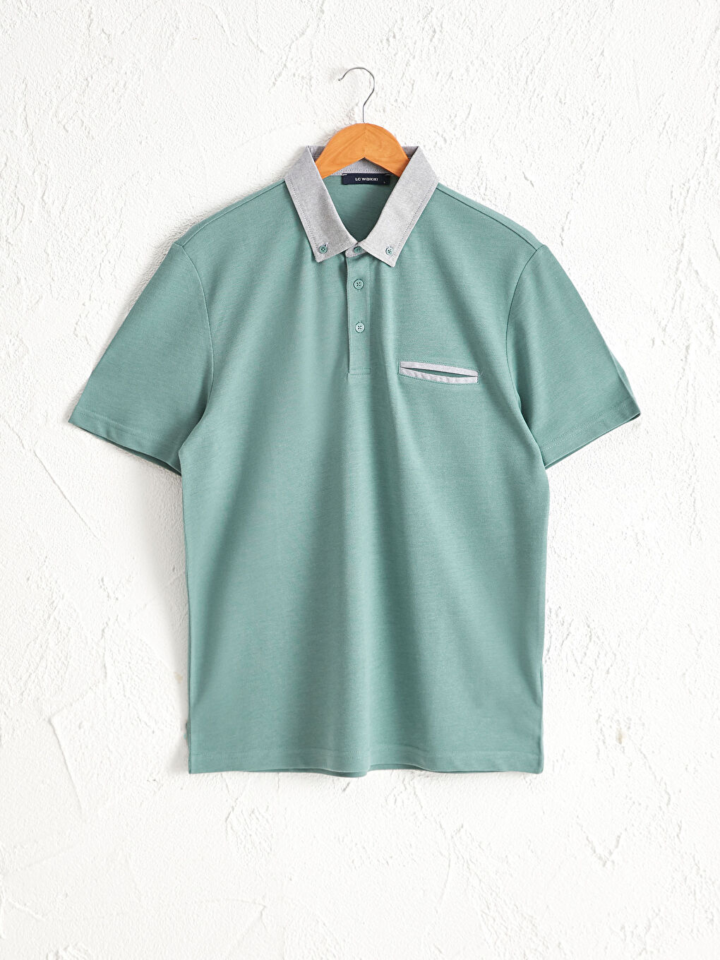 تيشيرت بياقة بولو بأكمام قصيرة