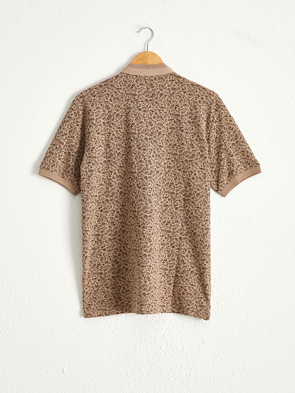 Bej Hakim Yaka Desenli Kısa Kollu Tişört-2