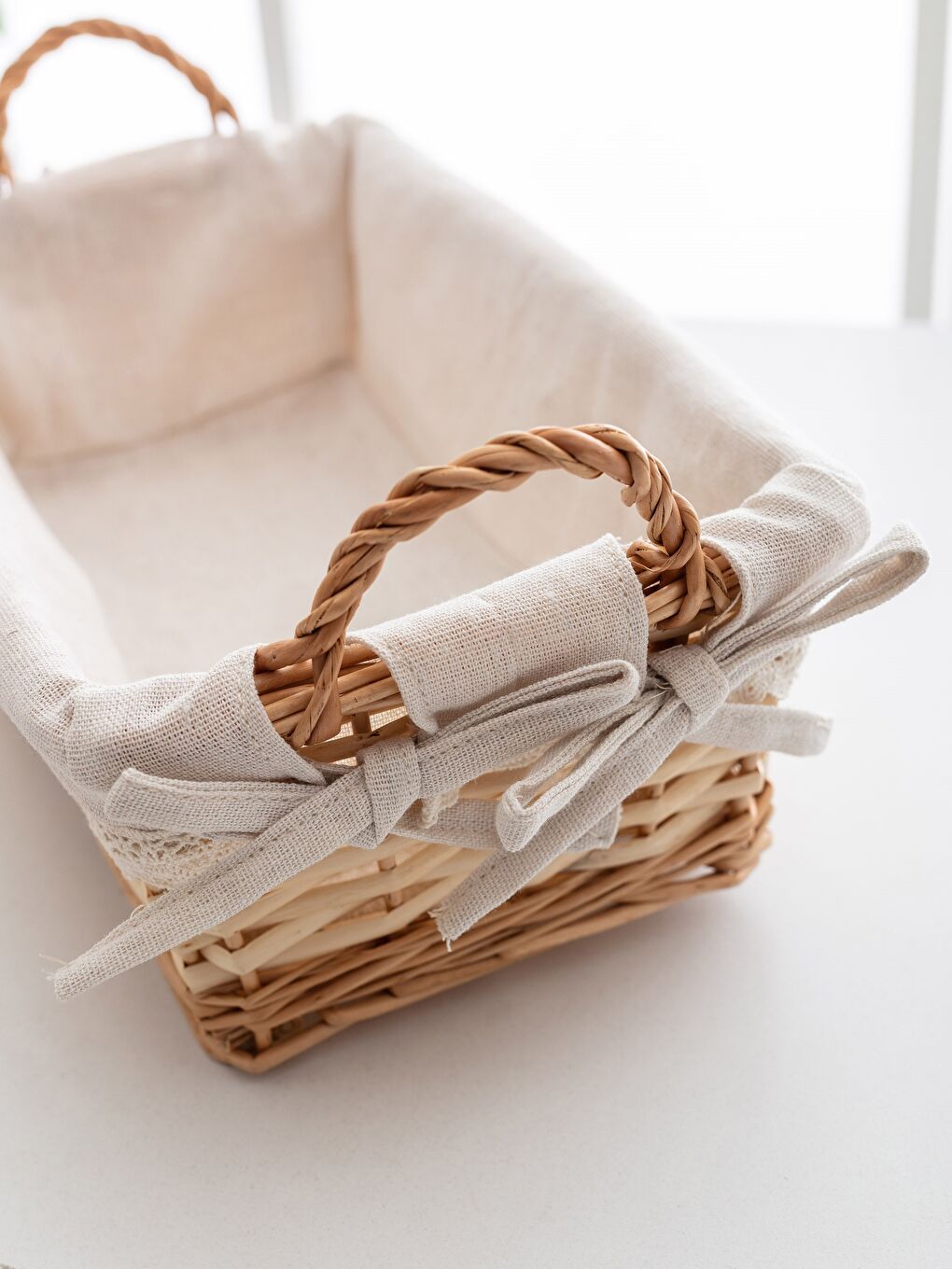 Beyaz Hasır Sepet-3