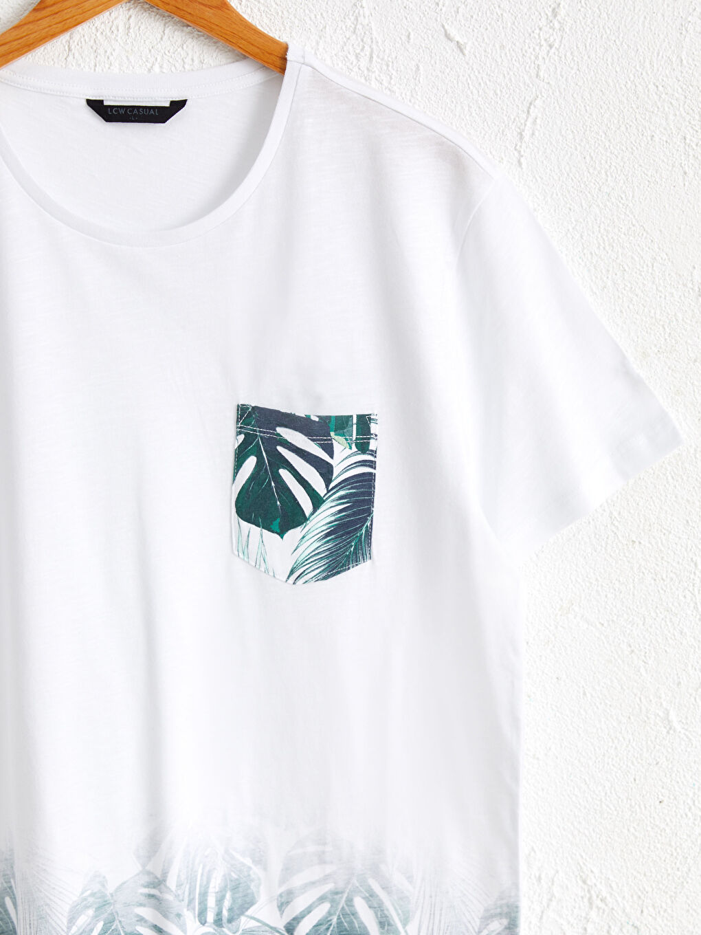 Beyaz Bisiklet Yaka Baskılı Tişört-2