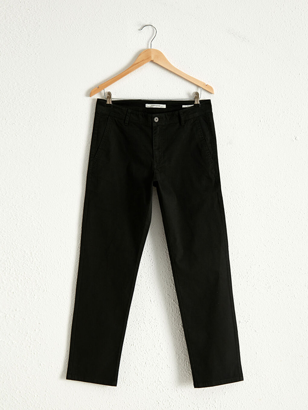 بنطلون تشينو بقصة رفيعة