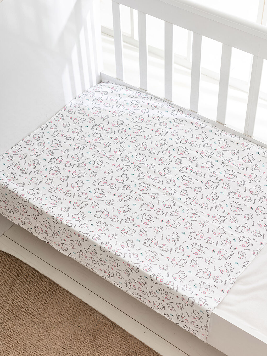 Ekru Pamuklu Desenli Kız Bebek Müslin Battaniye-1