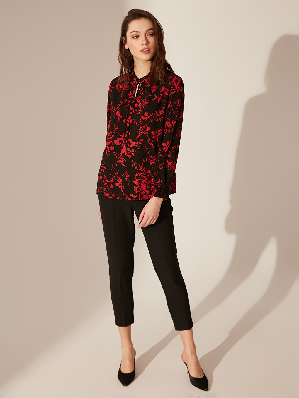 بلوزة كم طويل عادي كريب للسيدات-1