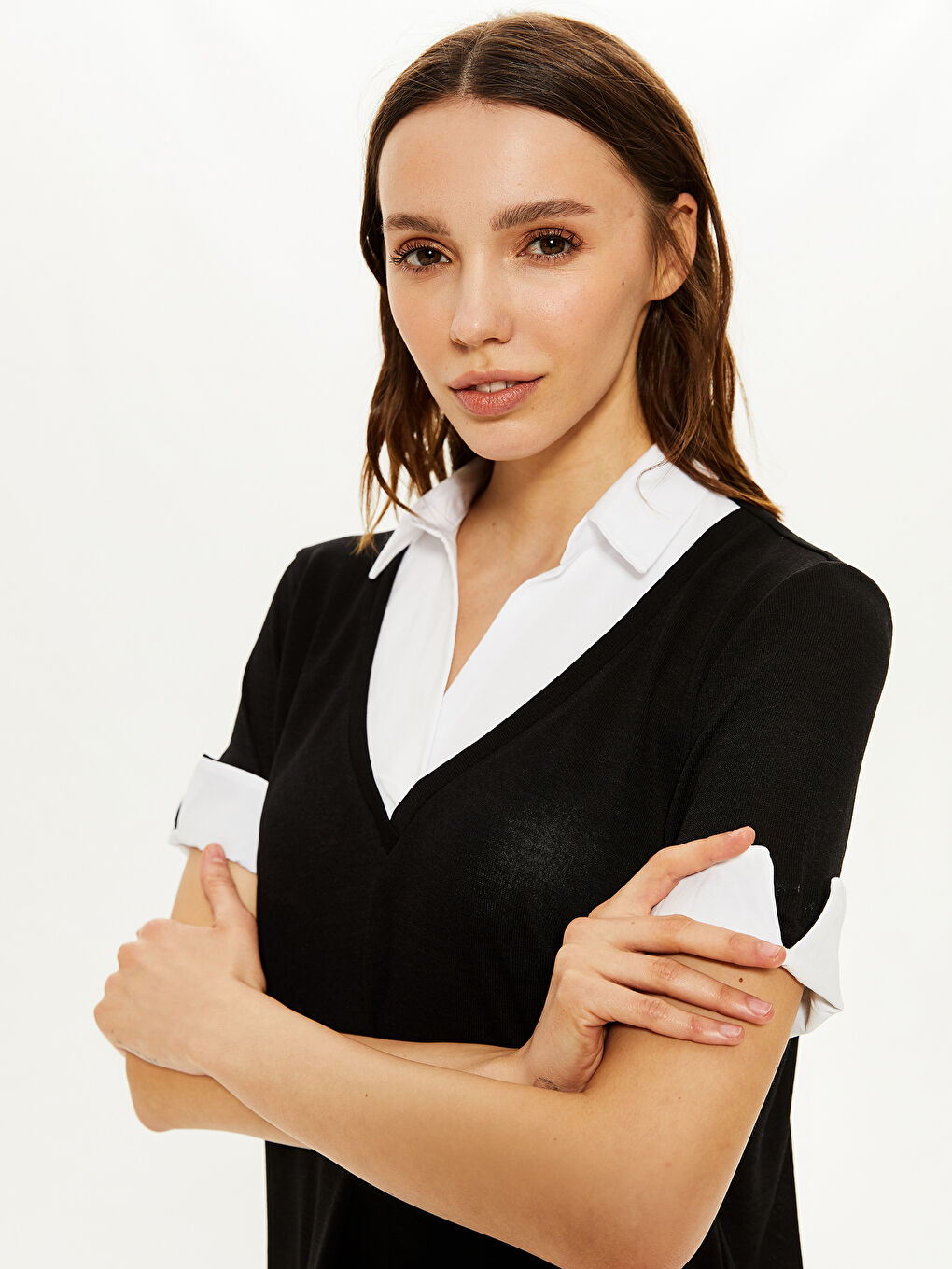 Siyah Gömlek Yaka Kısa Kollu Kadın Tişört-4