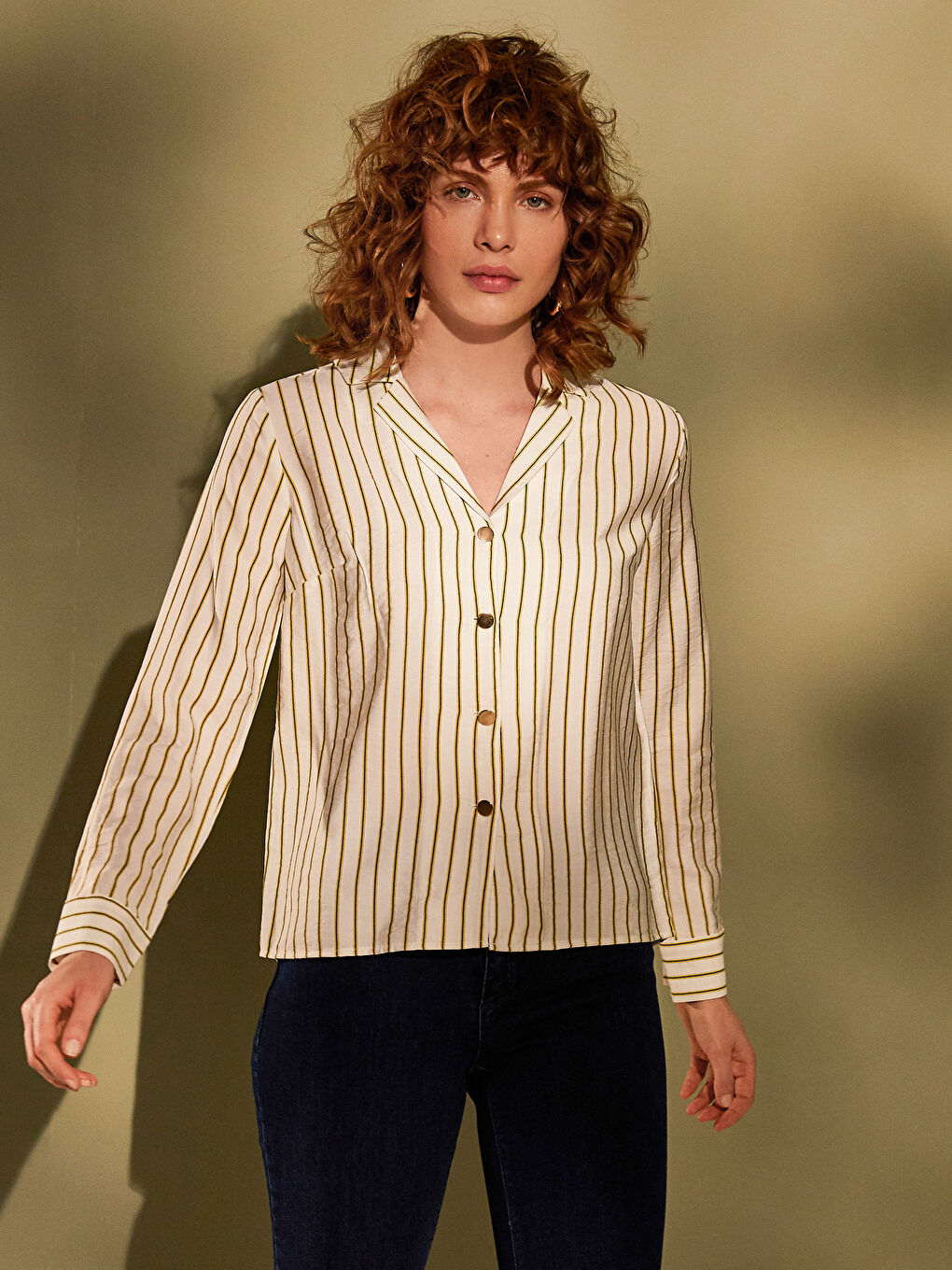 Cămașă pentru Femei cu Închidere Frontală prin Nasturi și Mânecă Lungă Vărgată-9