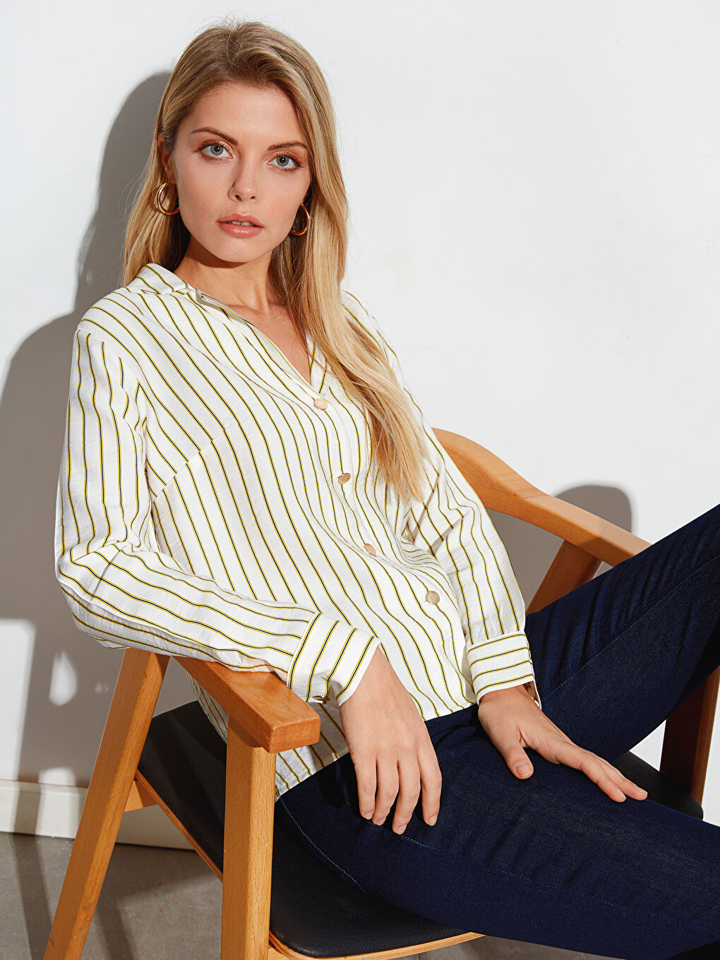 Cămașă pentru Femei cu Închidere Frontală prin Nasturi și Mânecă Lungă Vărgată-1