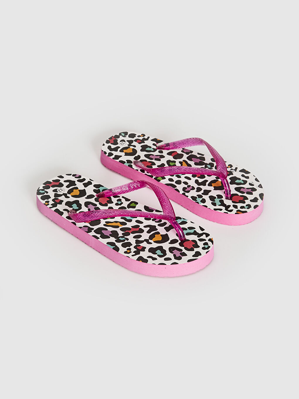 نعال شاطئ بناتي بنمط الفهد