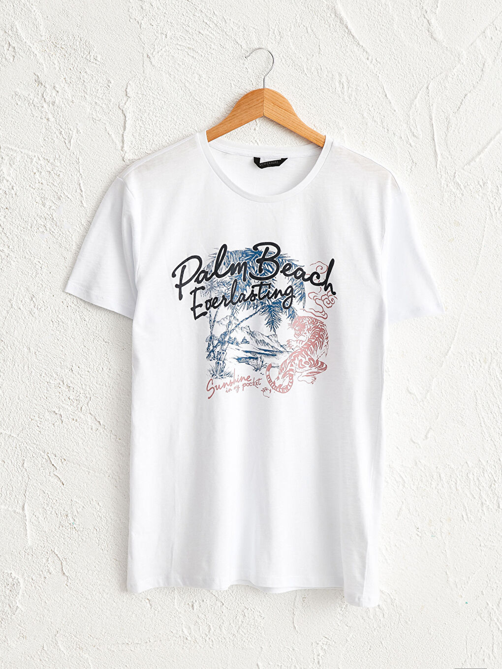 Beyaz Bisiklet Yaka Baskılı Tişört