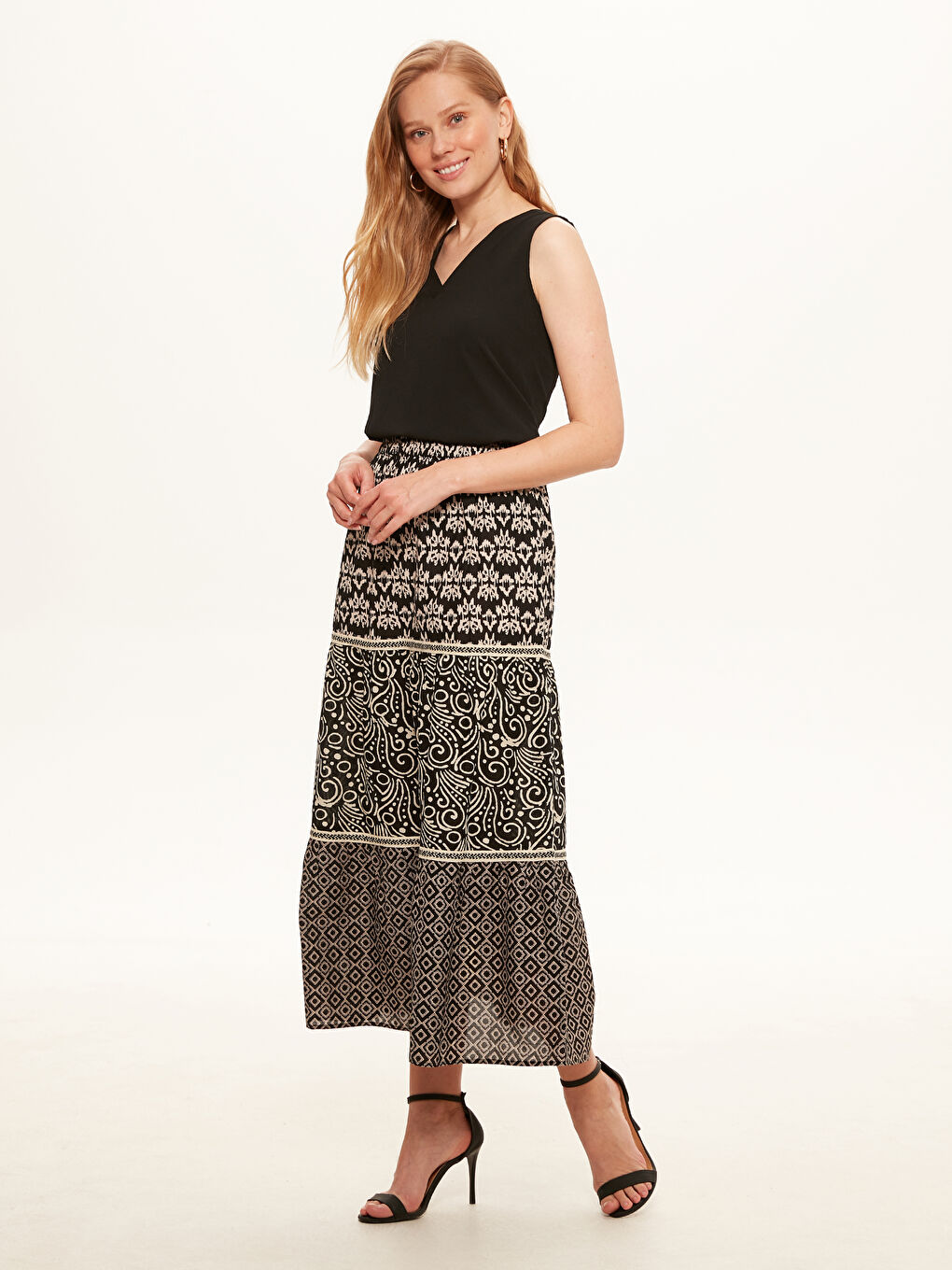 Elastic Waist Figured Maxi Skirt