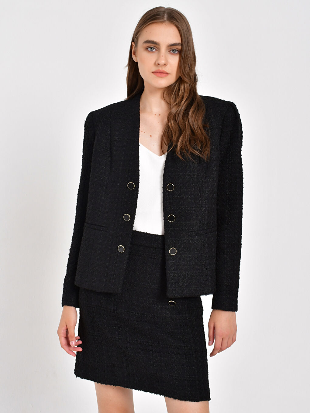 Siyah Önden Düğme Kapamalı Uzun Kollu Kadın Tüvit Ceket