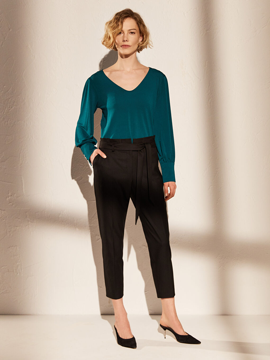 Yeşil V Yaka Düğme Detaylı Balon Kollu Kadın Bluz-1