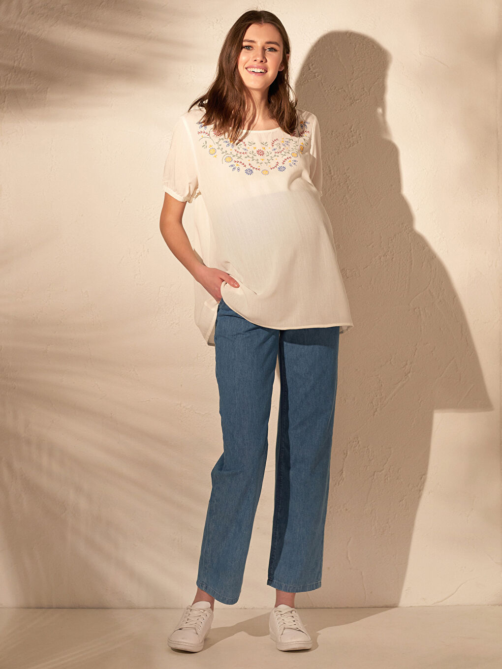 بلوزة للحوامل بياقة مطرزة-2