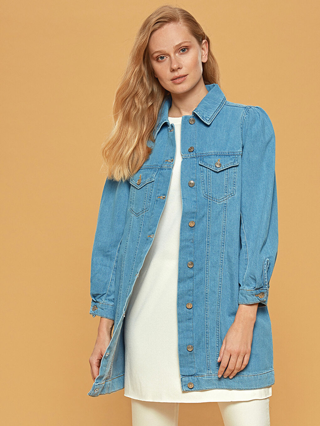 جاكيت جينز كم طويل بياقة قميص للسيدات