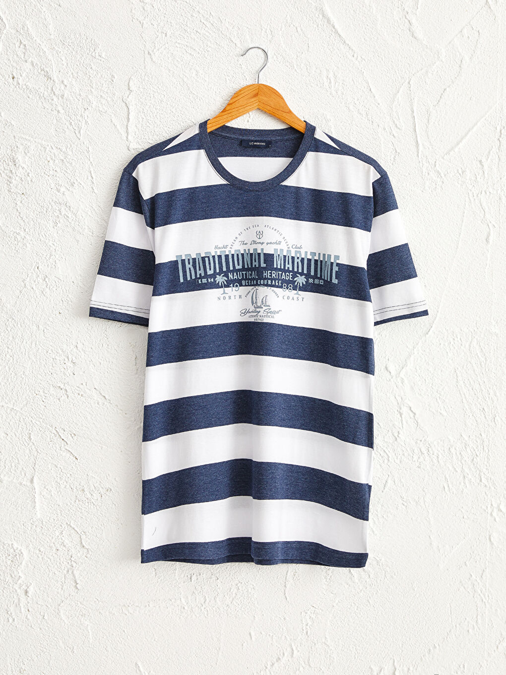 Beyaz Rahat Kalıp Bisiklet Yaka Baskılı Tişört