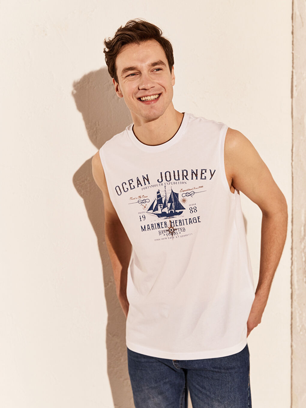 Beyaz Bisiklet Yaka Baskılı Pamuklu Erkek Kolsuz Tişört