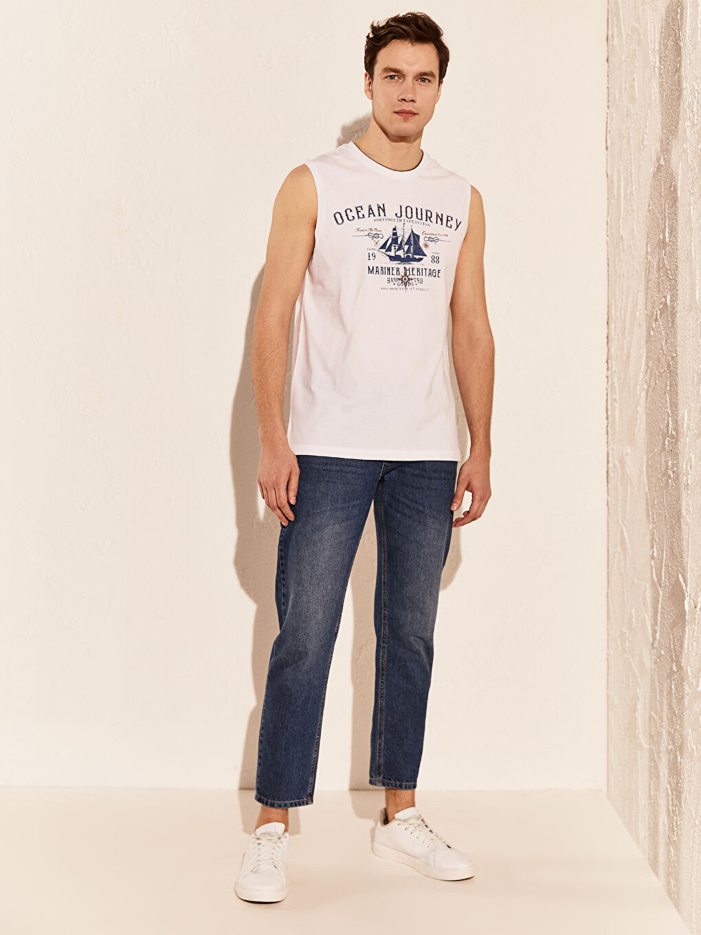 Beyaz Bisiklet Yaka Baskılı Pamuklu Erkek Kolsuz Tişört-3