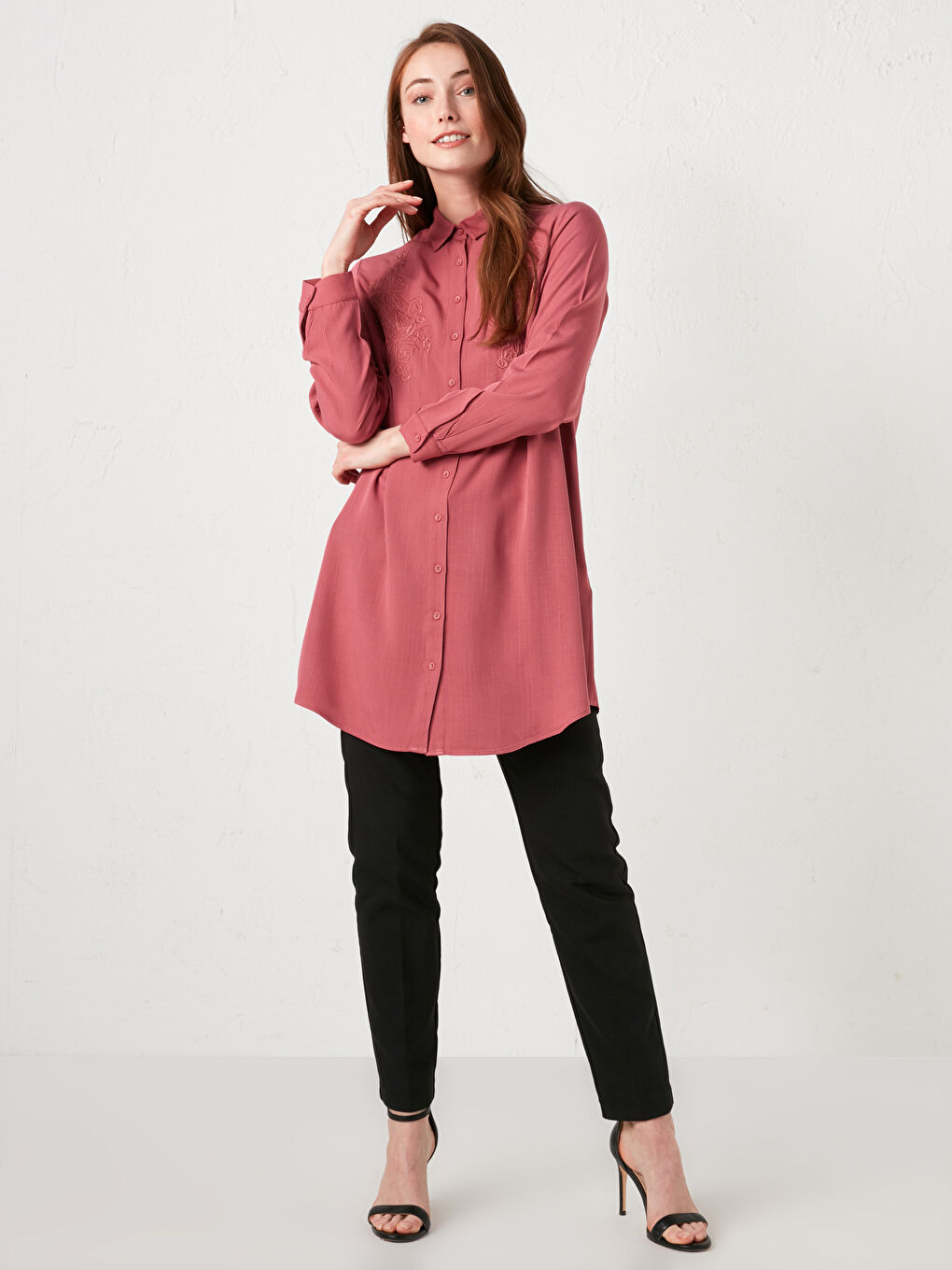 Pembe İşlemeli Viskon Kadın Gömlek Tunik-1