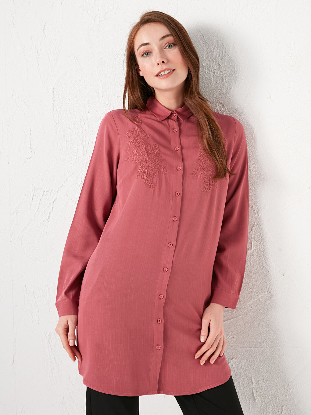 Pembe İşlemeli Viskon Kadın Gömlek Tunik-4