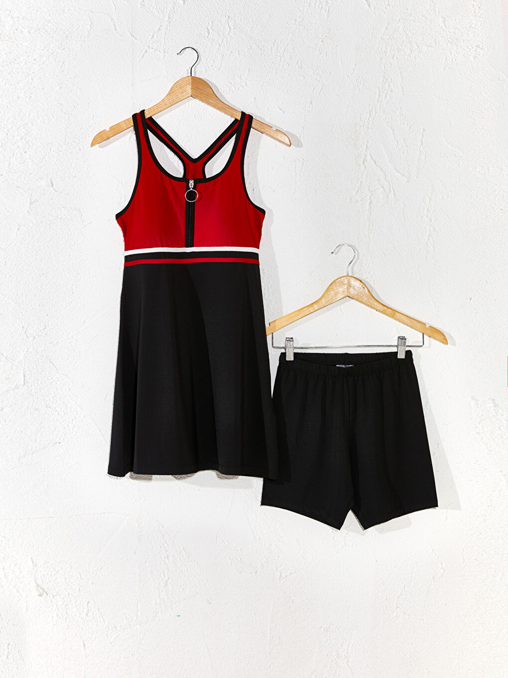 Siyah U Yaka Renk Bloklu Kadın Tesettür Mayo