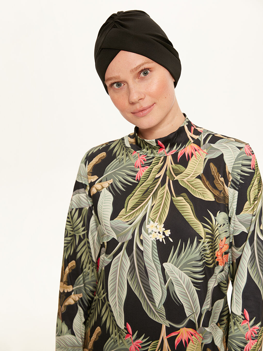 ملابس سباحة محتشمة بأكمام طويلة للسيدات-1