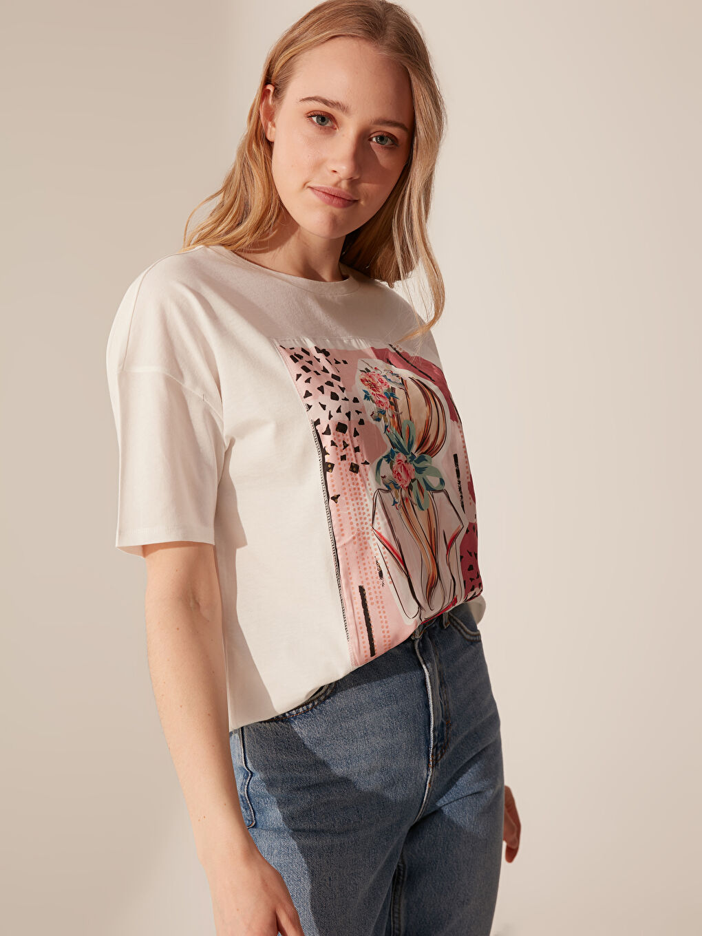 Ekru Bisiklet Yaka Kısa Kollu Kadın Tişört-7