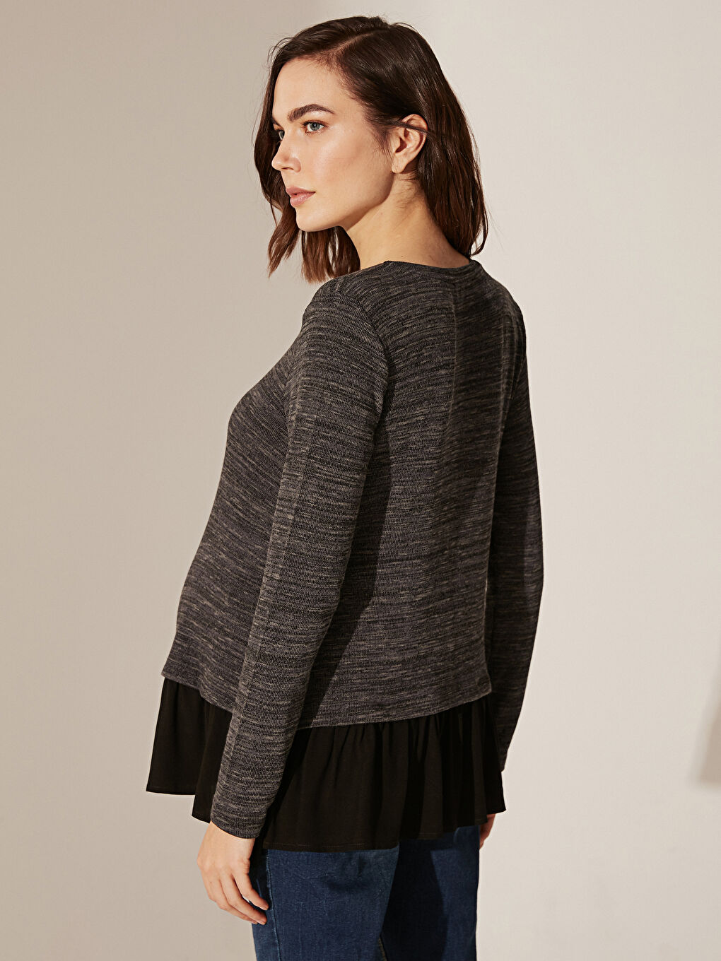 T-shirt de maternité flexible avec détails à volants-4