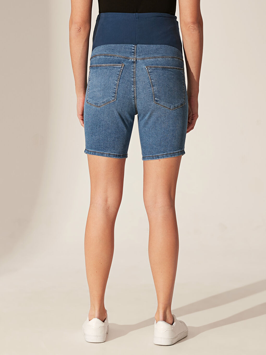 Woman INDIGO Denim Shorts-3
